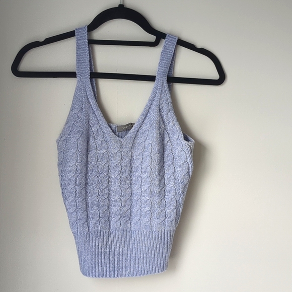 Suzy Shier. Blue, cropped knit top - Picture 1 of 3
